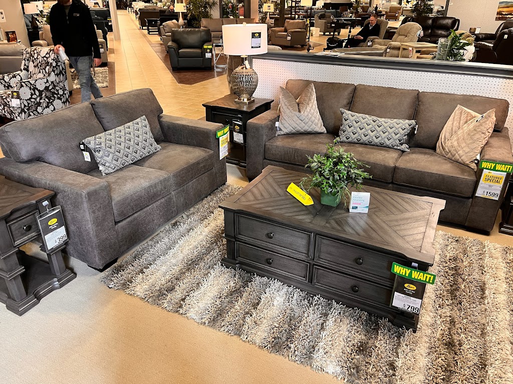 Leons Furniture | 2730 Princess St, Kingston, ON K7P 2W6, Canada | Phone: (613) 384-2418