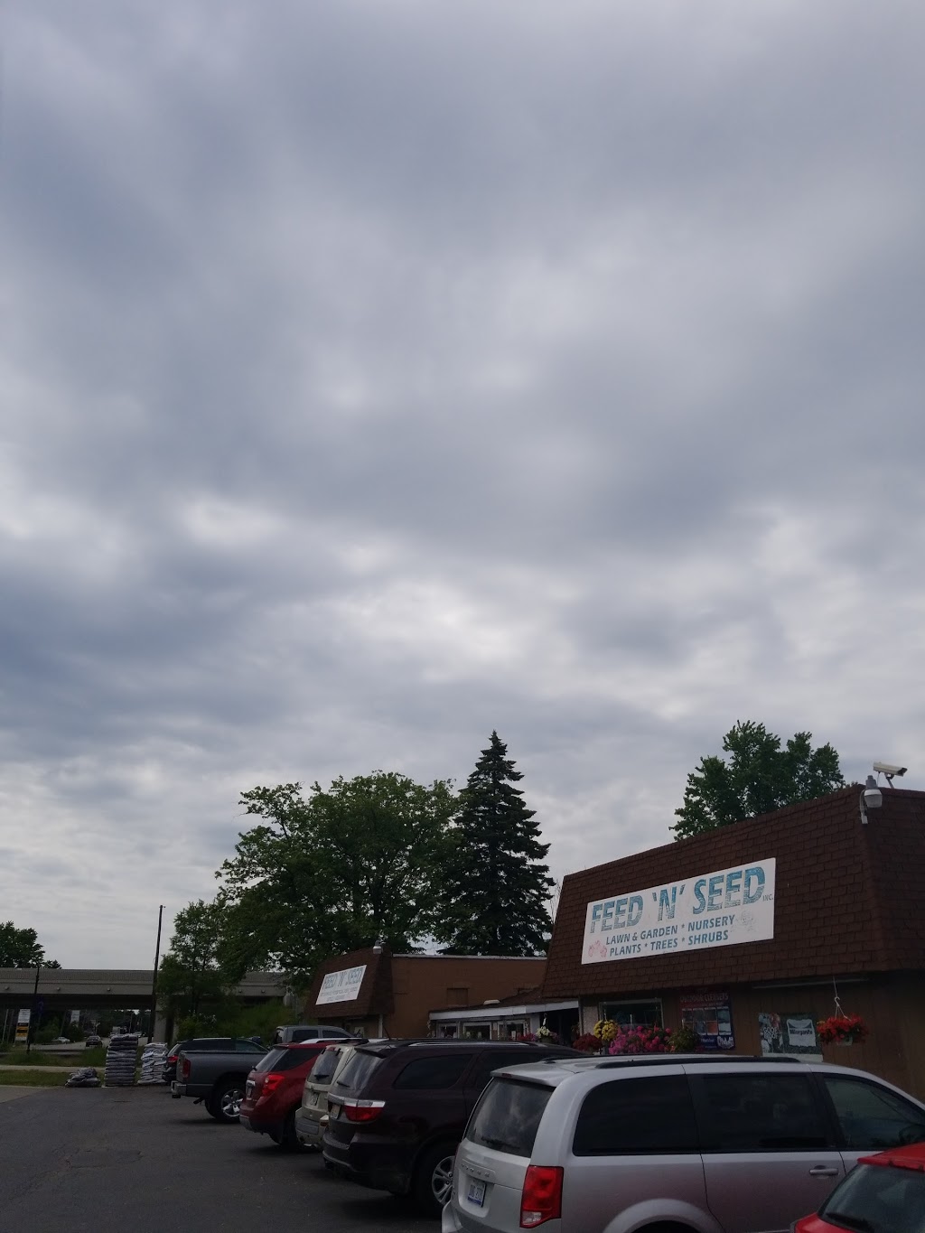 Feed N Seed Inc | 3658 Lapeer Rd, Port Huron, MI 48060, USA | Phone: (810) 982-8861