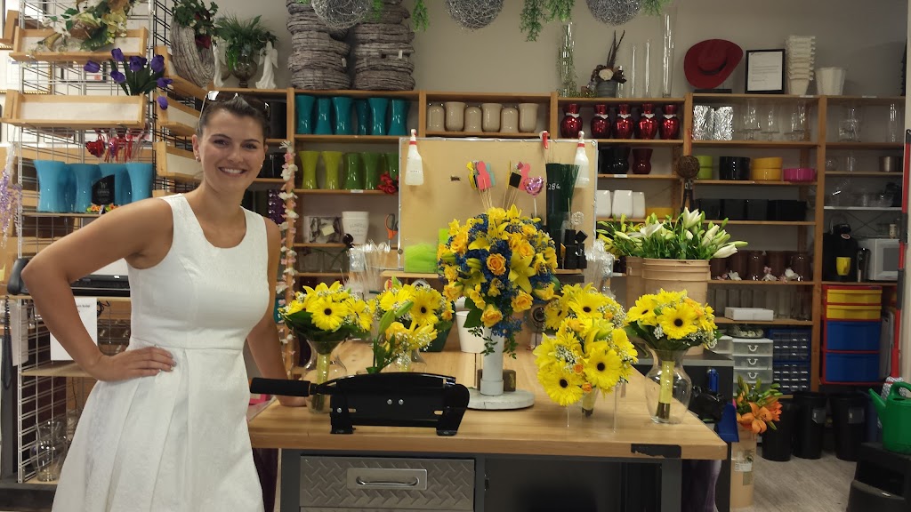 la Petite Jaune Fleur Ltd | 4315 Michener Dr, Red Deer, AB T4N 2A9, Canada | Phone: (403) 340-0773