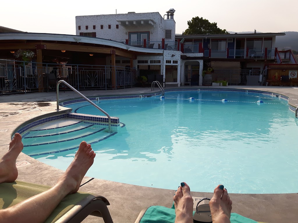 Bowmont Motel | 80 Riverside Dr, Penticton, BC V2A 5Y3, Canada | Phone: (250) 490-0231