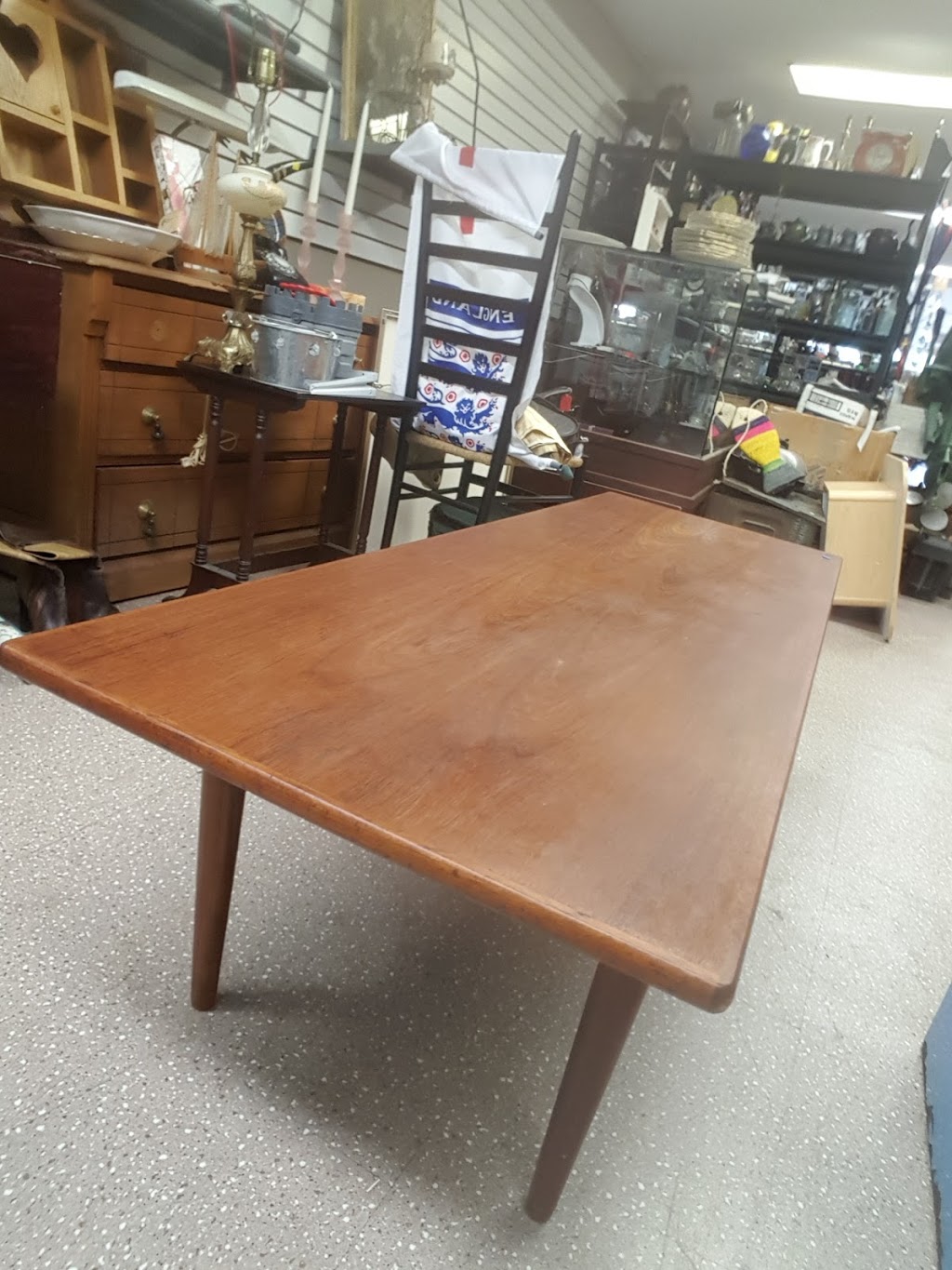 Joes Antiques and Collectibles | 191 King St E, Gananoque, ON K7G 1G3, Canada | Phone: (343) 363-2637