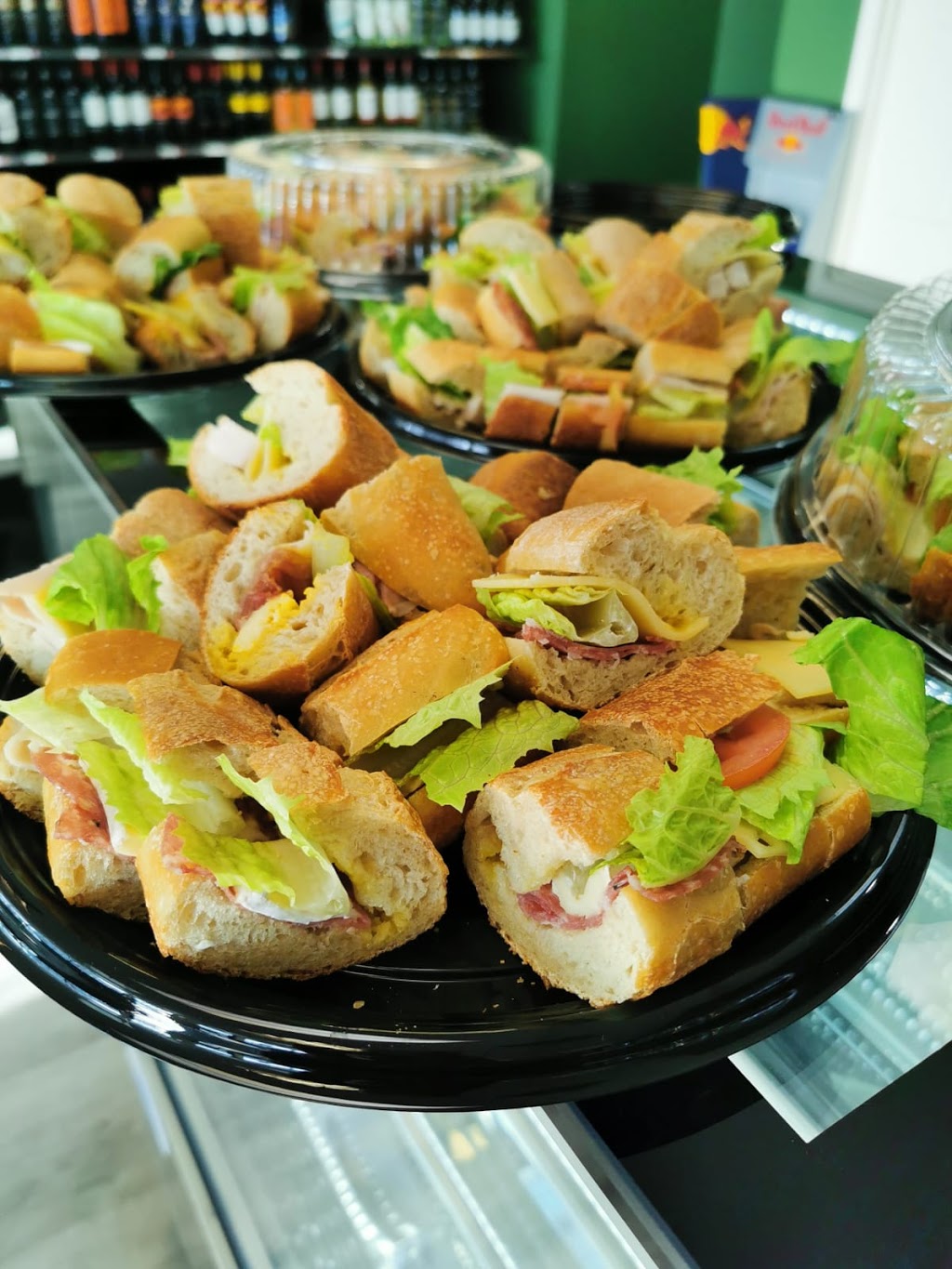 Depanneur Goodies | 280 Boulevard Curé-Labelle, Sainte-Thérèse, QC J7E 1Z5, Canada | Phone: (450) 987-1349