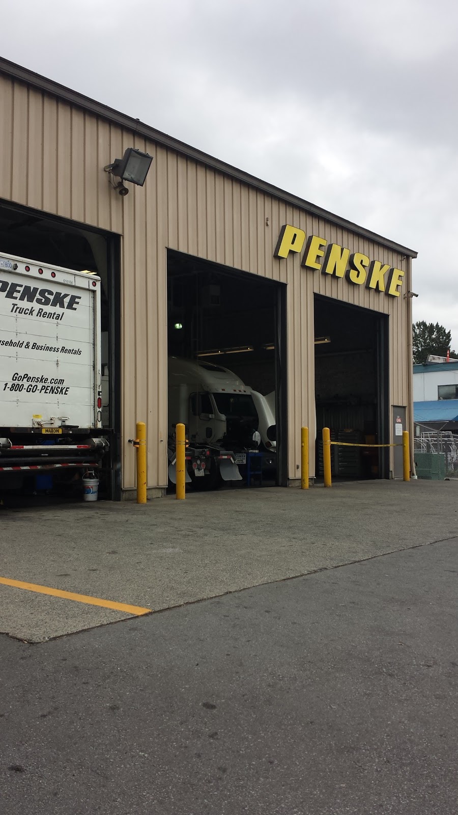 Penske Truck Rental | 2916 Norland Ave, Burnaby, BC V5B 3A6, Canada | Phone: (604) 294-1351