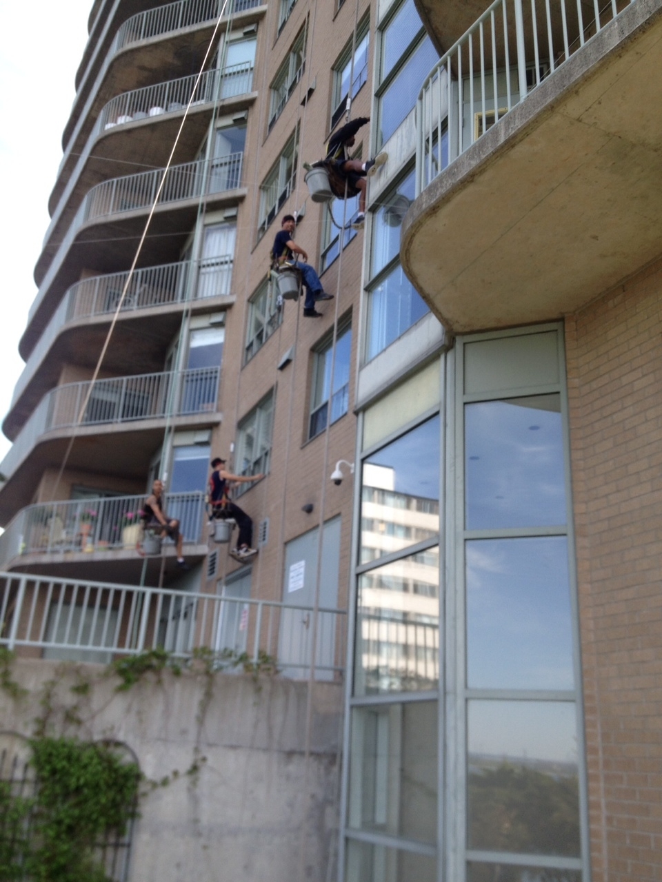 Universal Window Cleaning Ltd | 1576 Upper James St, Hamilton, ON L9B 1K3, Canada | Phone: (905) 549-2048