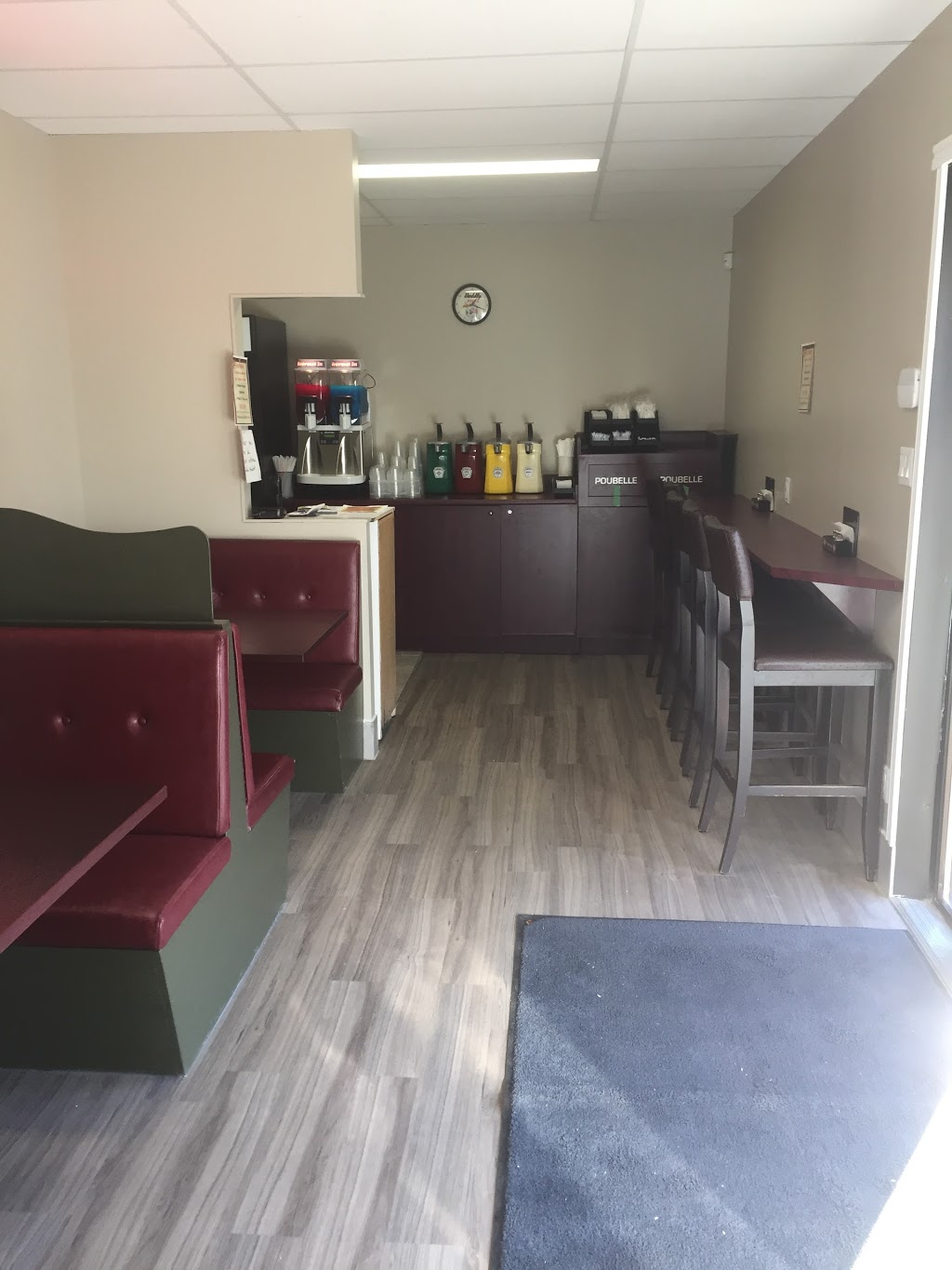 Restaurant Doddly Pizza | 251 Avenue Lambert, Beauceville, QC G5X 1R8, Canada | Phone: (418) 774-3221