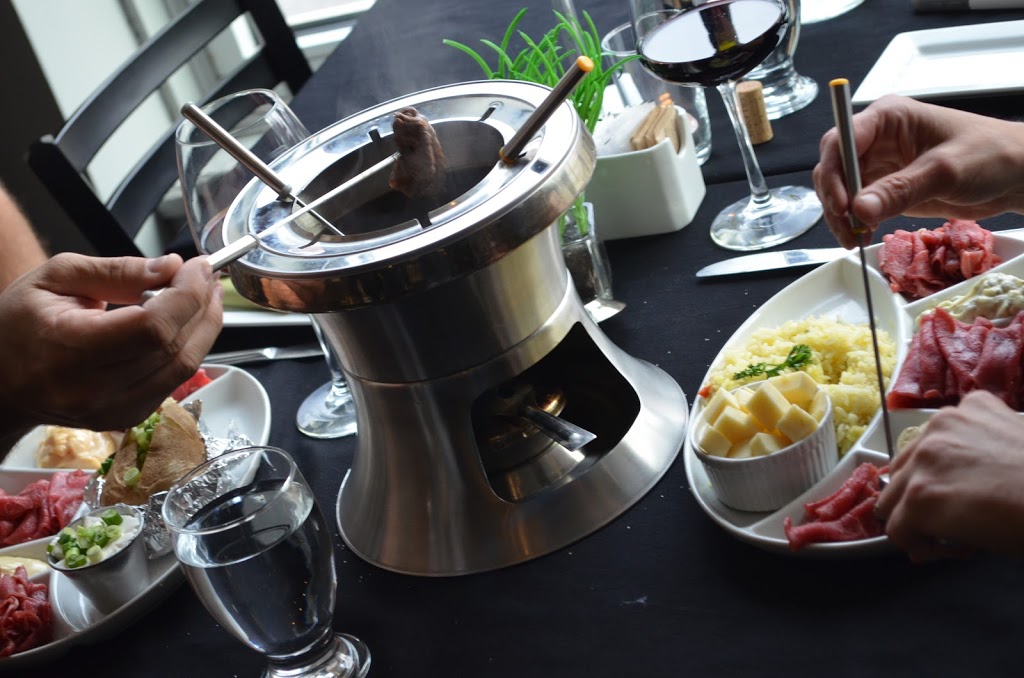 Restaurant Bouillon16 | 575 Rue Principale, Lachute, QC J8H 1Y8, Canada | Phone: (450) 562-4323