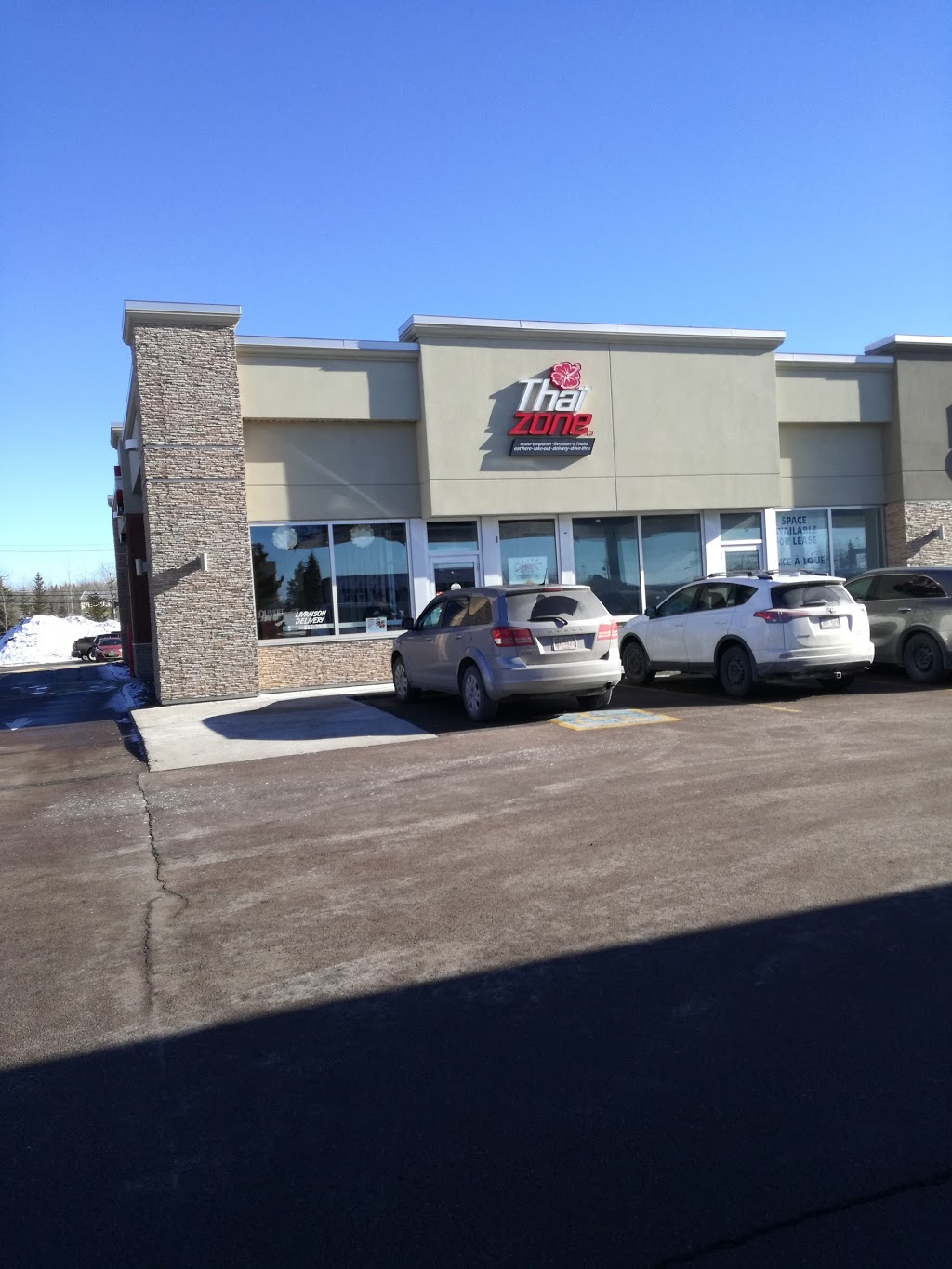 Thaïzone | 330 Dieppe Blvd, Dieppe, NB E1A 6P8, Canada | Phone: (506) 855-3958