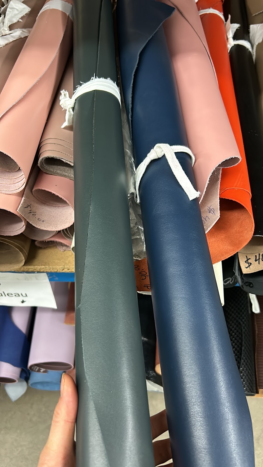 Cuir Boilard | 185 Rue de Louvain O #101, Montréal, QC H2N 1A3, Canada | Phone: (514) 382-3262