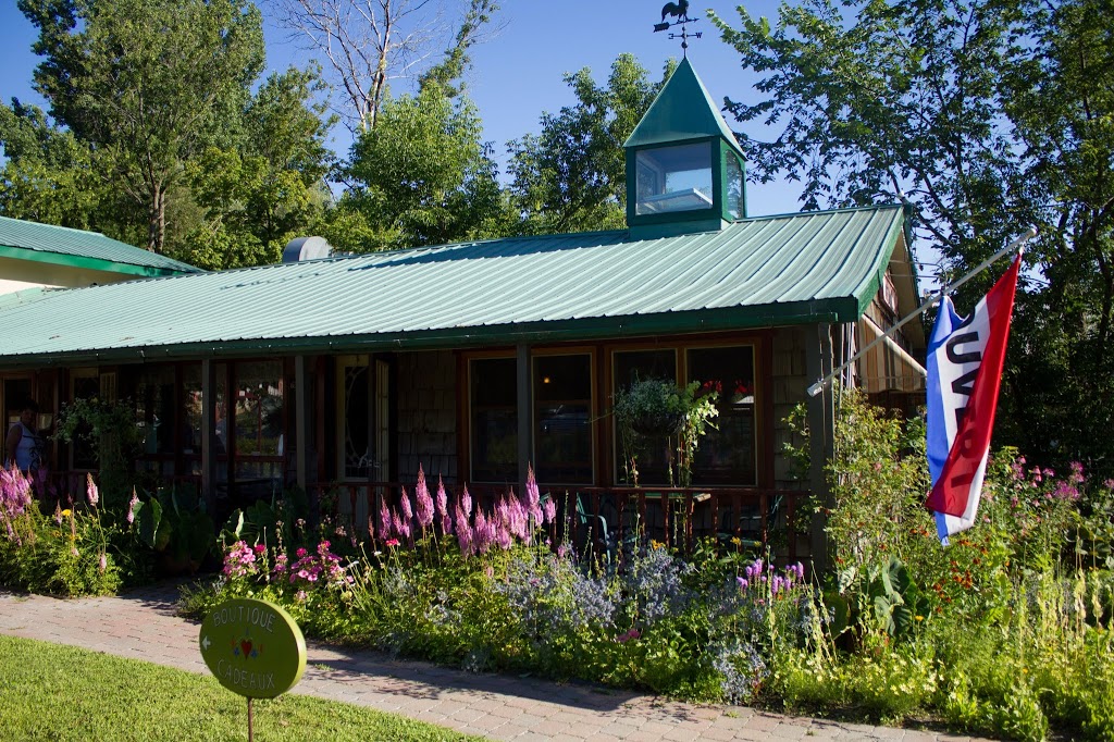 Restaurant Aux 2 Clochers | 2 Rue de lÉglise, Frelighsburg, QC J0J 1C0, Canada | Phone: (450) 298-5086