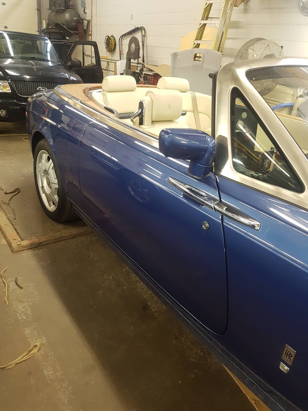 New Image Auto Interiors Ltd | 1642 Midland Ave Unit #2, Scarborough, ON M1P 3C2, Canada | Phone: (416) 752-0883