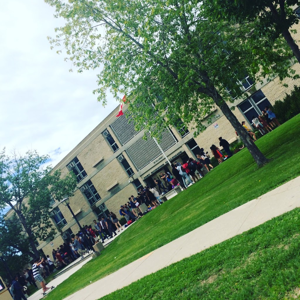 Fort Richmond Collegiate | 99 Killarney Ave, Winnipeg, MB R3T 3B3, Canada | Phone: (204) 275-7520