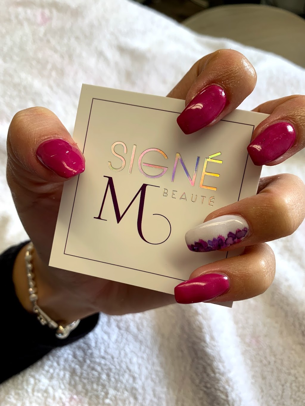signe m beauté | 1141 Rue du Pont, Saint-Lambert-de-Lauzon, QC G0S 2W0, Canada | Phone: (418) 889-0077