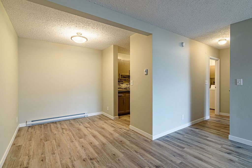 Redfern Gardens | 437 Hamilton Ave, Winnipeg, MB R2Y 2C6, Canada | Phone: (204) 888-8540