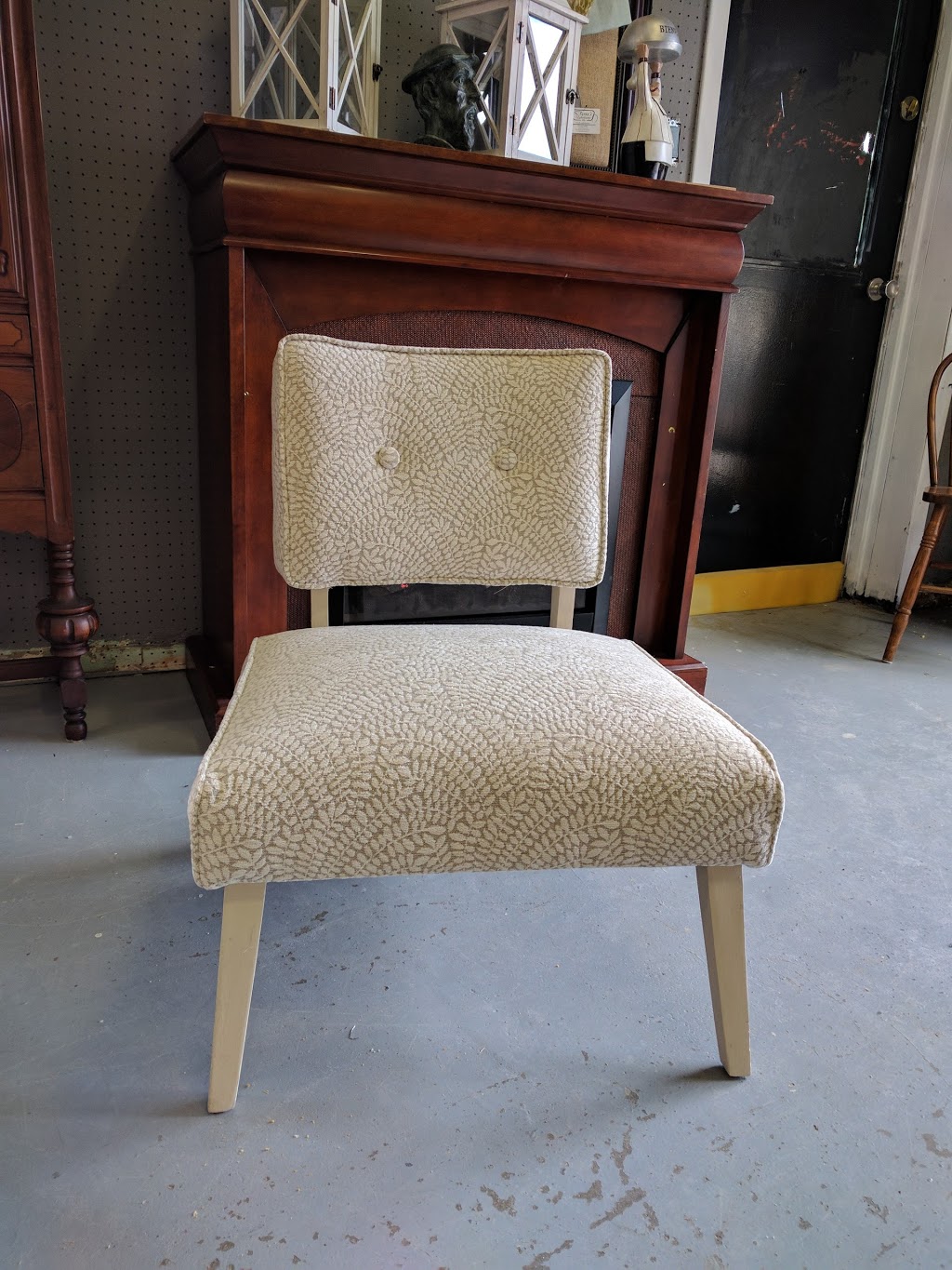Dons Upholstery | 1E3,, 148 Peel St, New Hamburg, ON N3A 1H7, Canada | Phone: (519) 662-6998