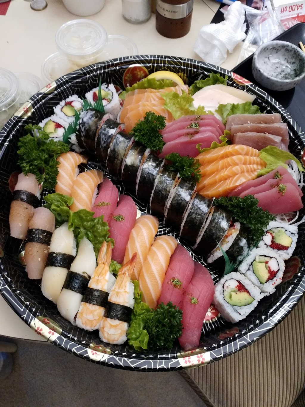MoMo Sushi Burlington | 366 Plains Rd E, Burlington, ON L7T 0A4, Canada | Phone: (289) 230-0765