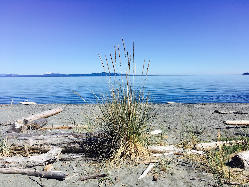 Cordova Bay Park | 4989 to, 4995 Cordova Bay Rd, Victoria, BC V8Y 2K1, Canada