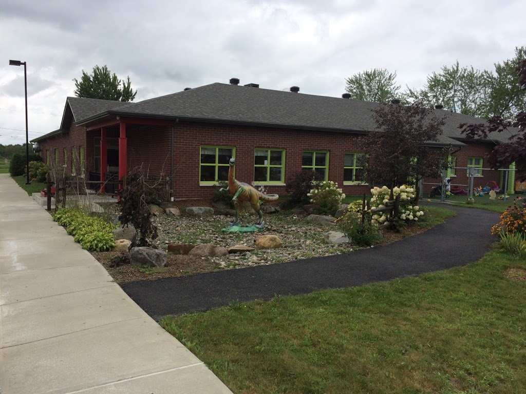 Nursery Les Dinos Rigolos | 1700 Rue Principale E, Farnham, QC J2N 1N4, Canada | Phone: (450) 293-2748