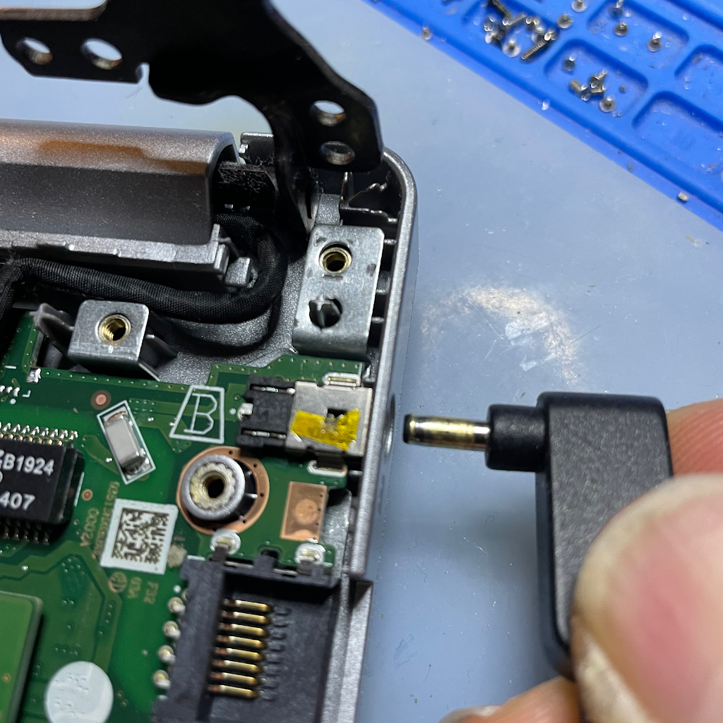 Chilliwack Phone Master Repair Service | 45503 Concord Ave, Chilliwack, BC V2R 2N7, Canada | Phone: (604) 791-1510