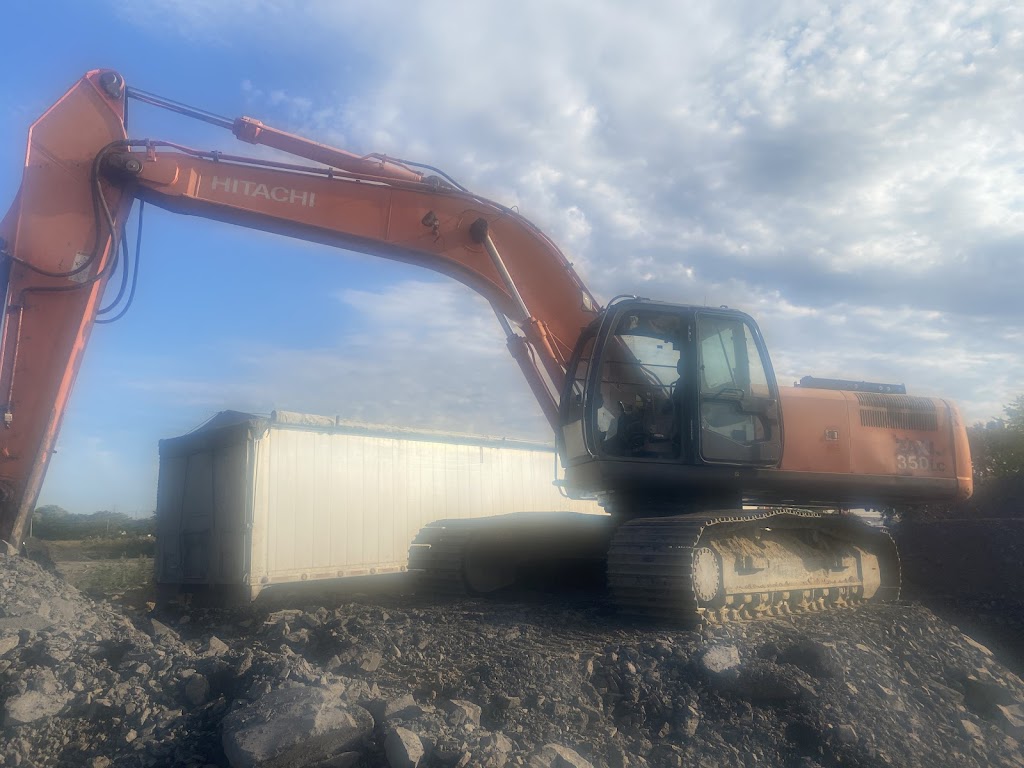 KM Transit Inc / Transport&Excavation | 311 Rue dOttawa app 1, Cowansville, QC J2K 2C8, Canada | Phone: (450) 531-1628