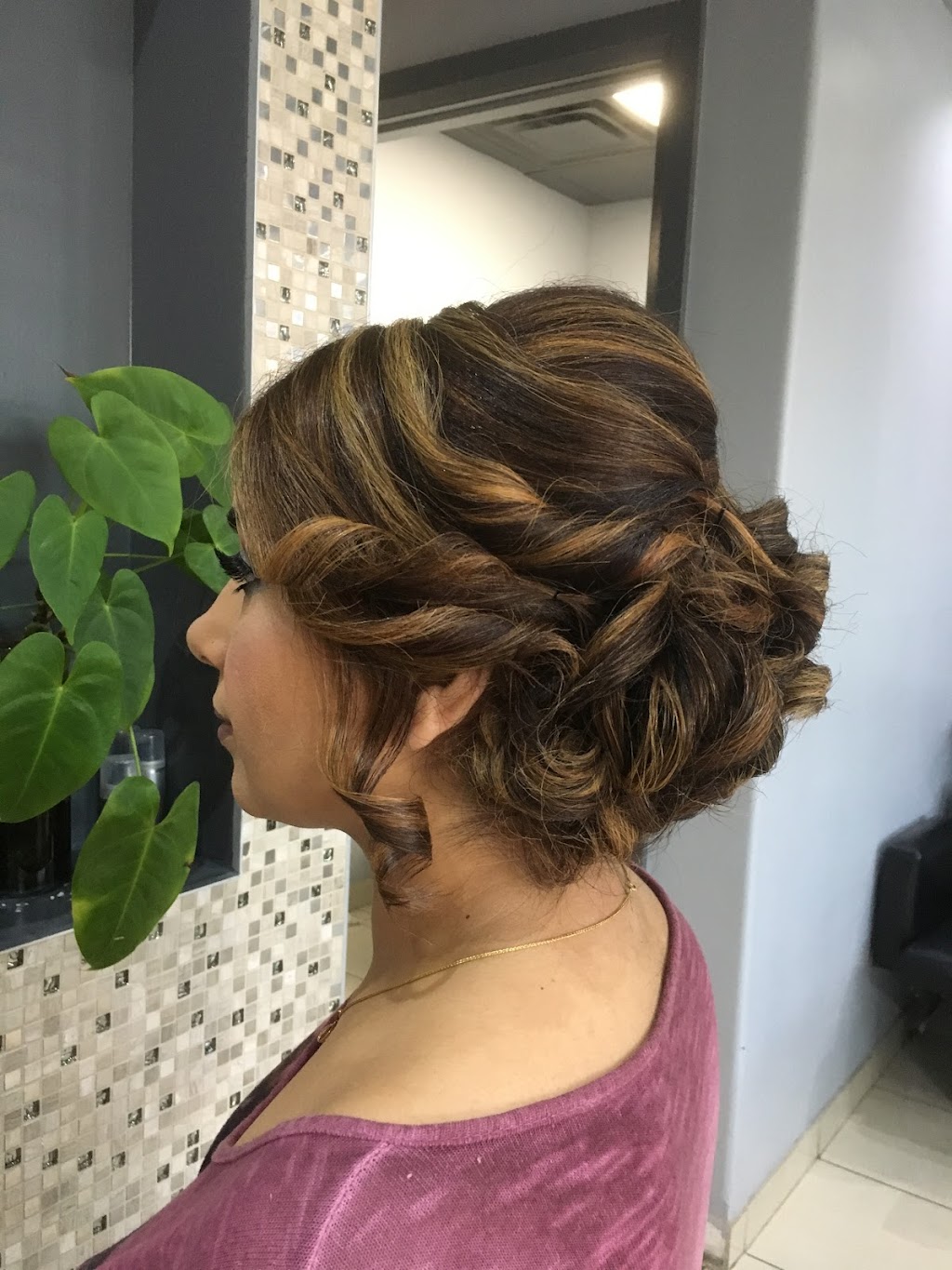 Salón Dorado | 22 John Carroll Dr, Brampton, ON L6P 0V2, Canada | Phone: (416) 846-8938