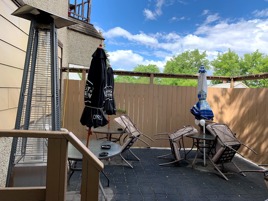 Elveras Bar And Hotel | 300 Albert St, Radisson, SK S0K 3L0, Canada | Phone: (306) 827-2150