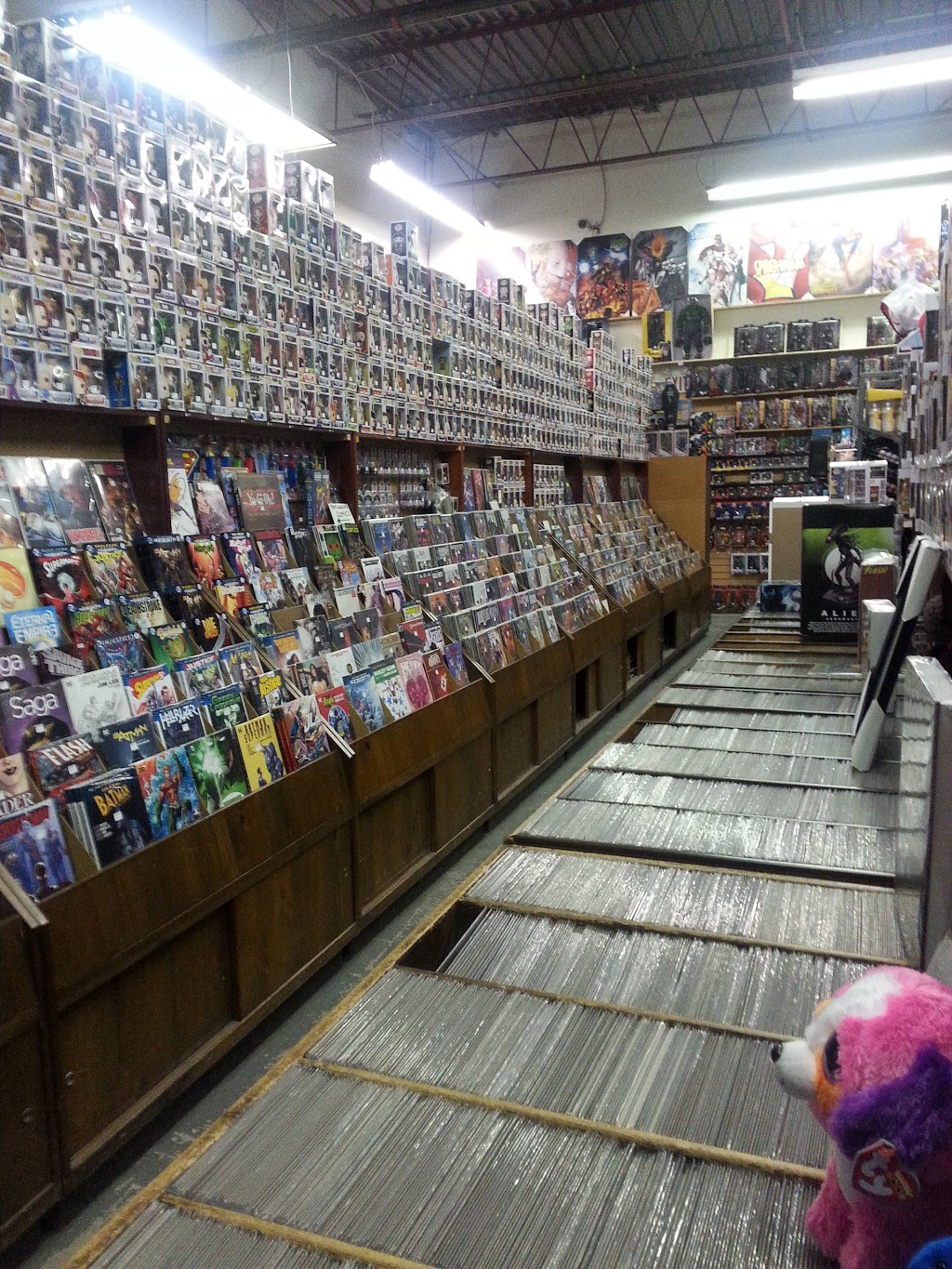 Comic Warehouse | 20 Strathearn Ave #15, Brampton, ON L6T 4P7, Canada | Phone: (905) 799-3509