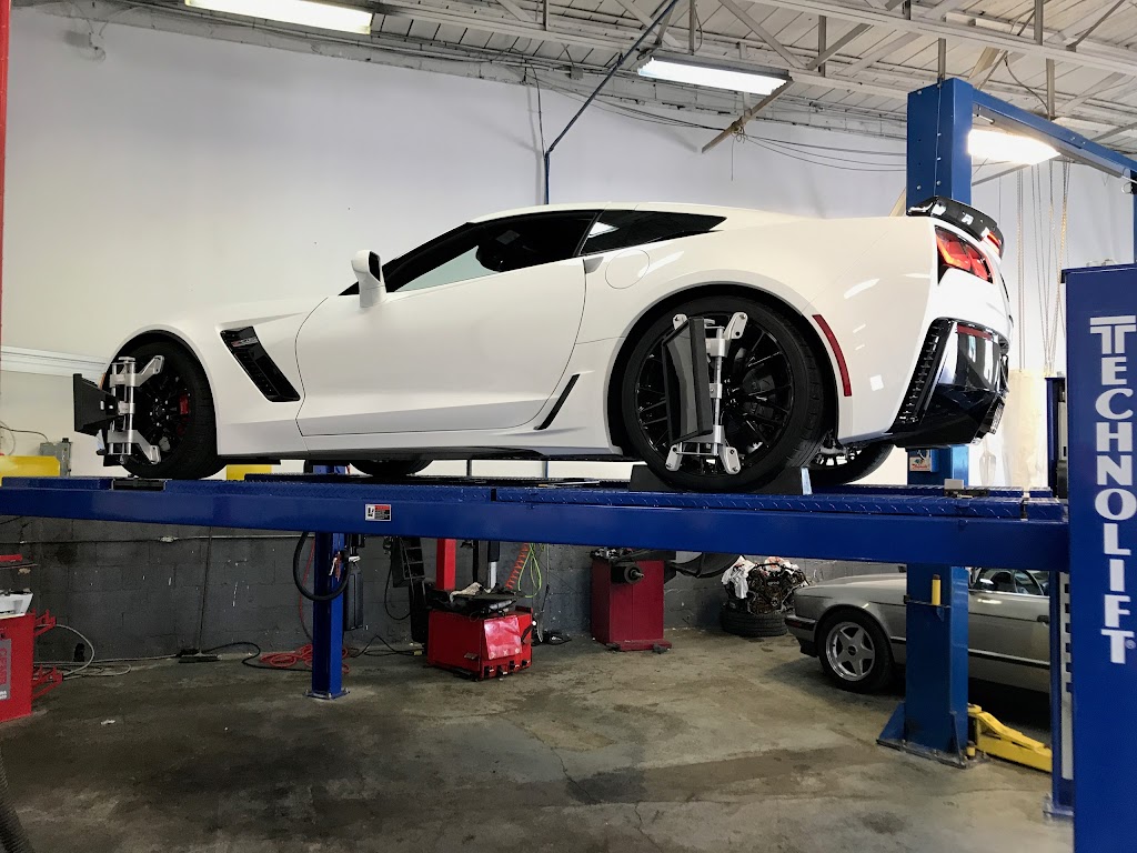 Momentum Motorsport | 17105 Boul Hymus, Kirkland, QC H9J 0A1, Canada | Phone: (514) 505-4445