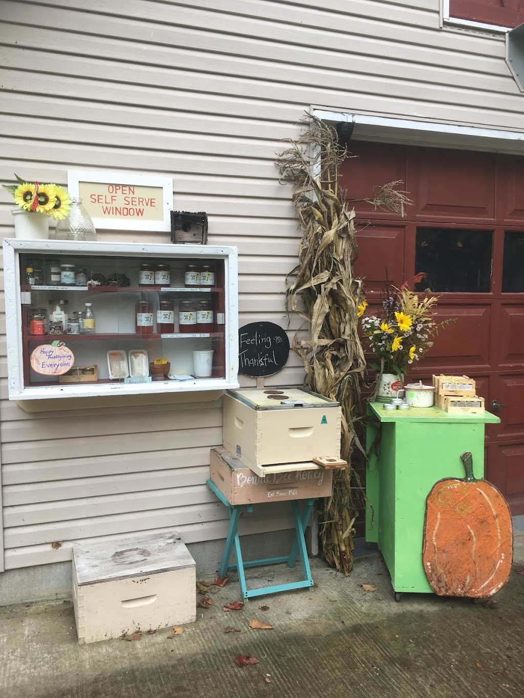 Bonnie Bee honey | 985 concession 18 west, Tiny, ON L9M 0J1, Canada | Phone: (705) 533-3655