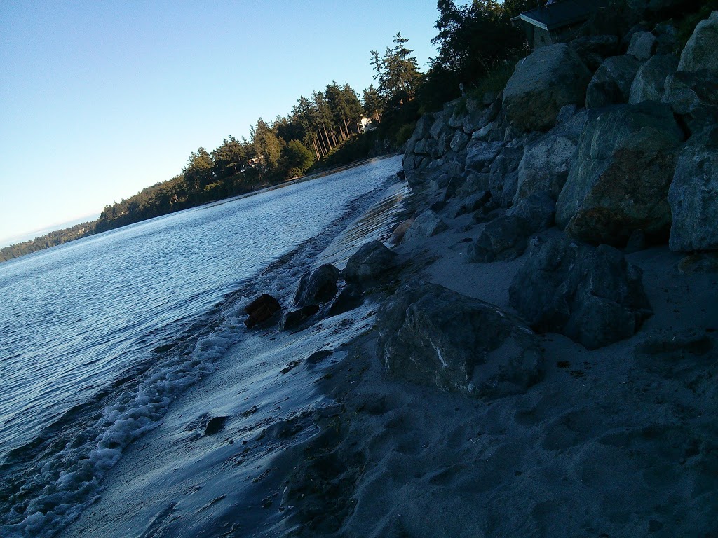 Cordova Bay Park | 4989 to, 4995 Cordova Bay Rd, Victoria, BC V8Y 2K1, Canada