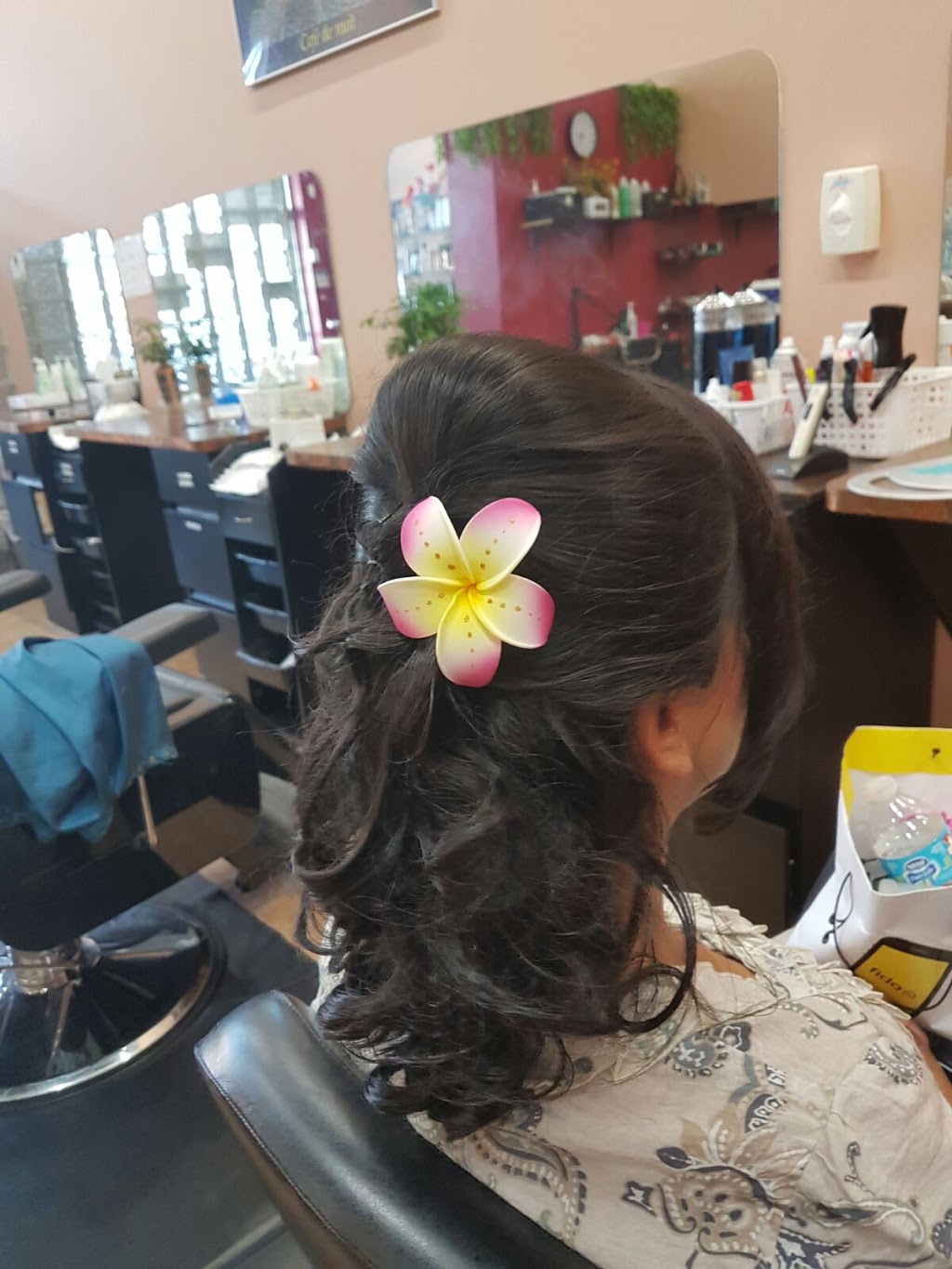 Strawberry Hill Hair & Beauty Salon laser center | 7500 120 St #110, Surrey, BC V3W 3N1, Canada | Phone: (604) 592-5578