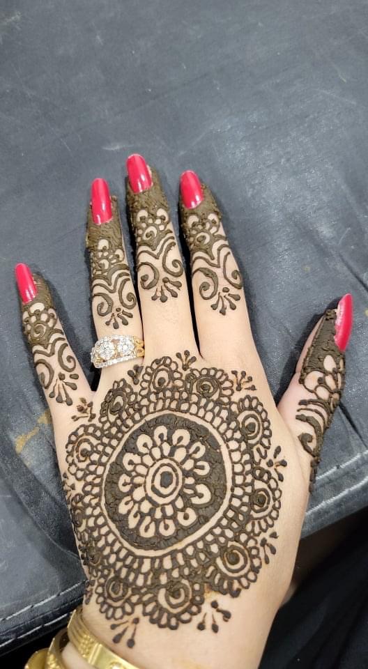 Henna artist | Heartview Rd, Brampton, ON L6Z 0C9, Canada | Phone: (416) 540-1237