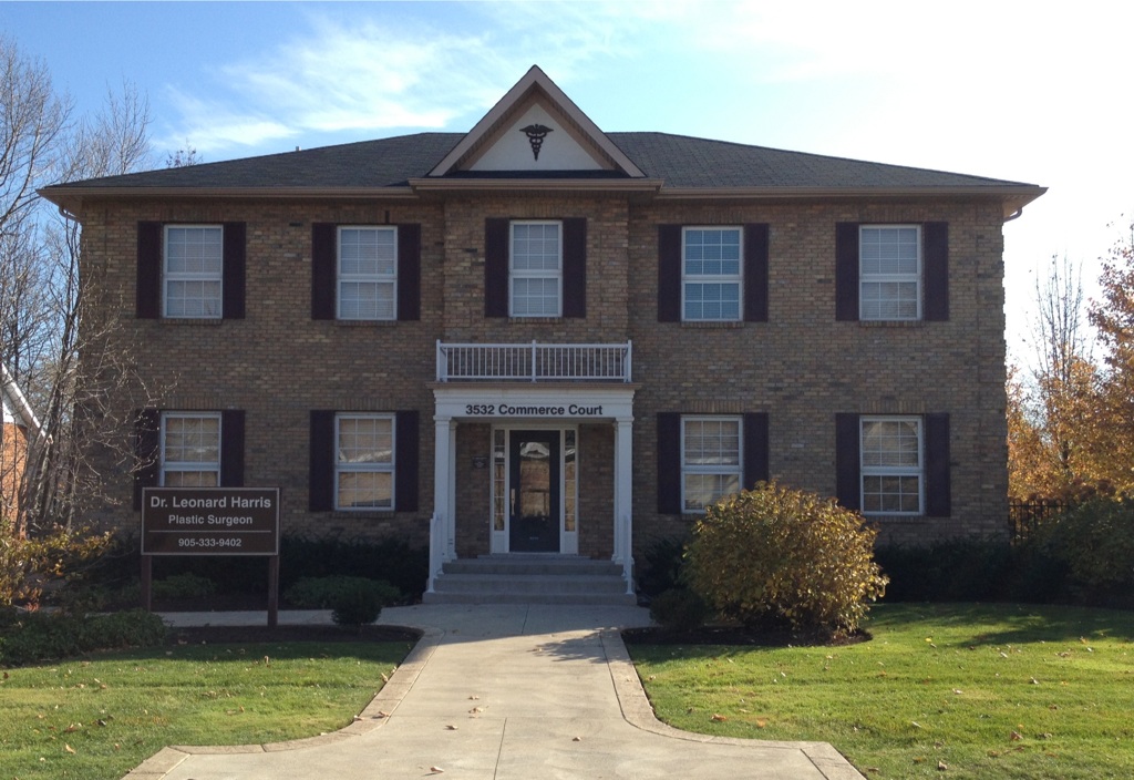 The Harris Plastic Surgery Clinic | 3532 Commerce Ct, Burlington, ON L7N 3L7, Canada | Phone: (905) 333-9402