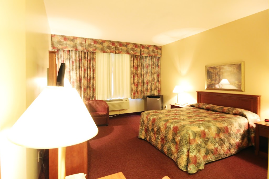 Adams Airport Inn | 2721 Bank St, Gloucester, ON K1T 1N1, Canada | Phone: (613) 738-3838