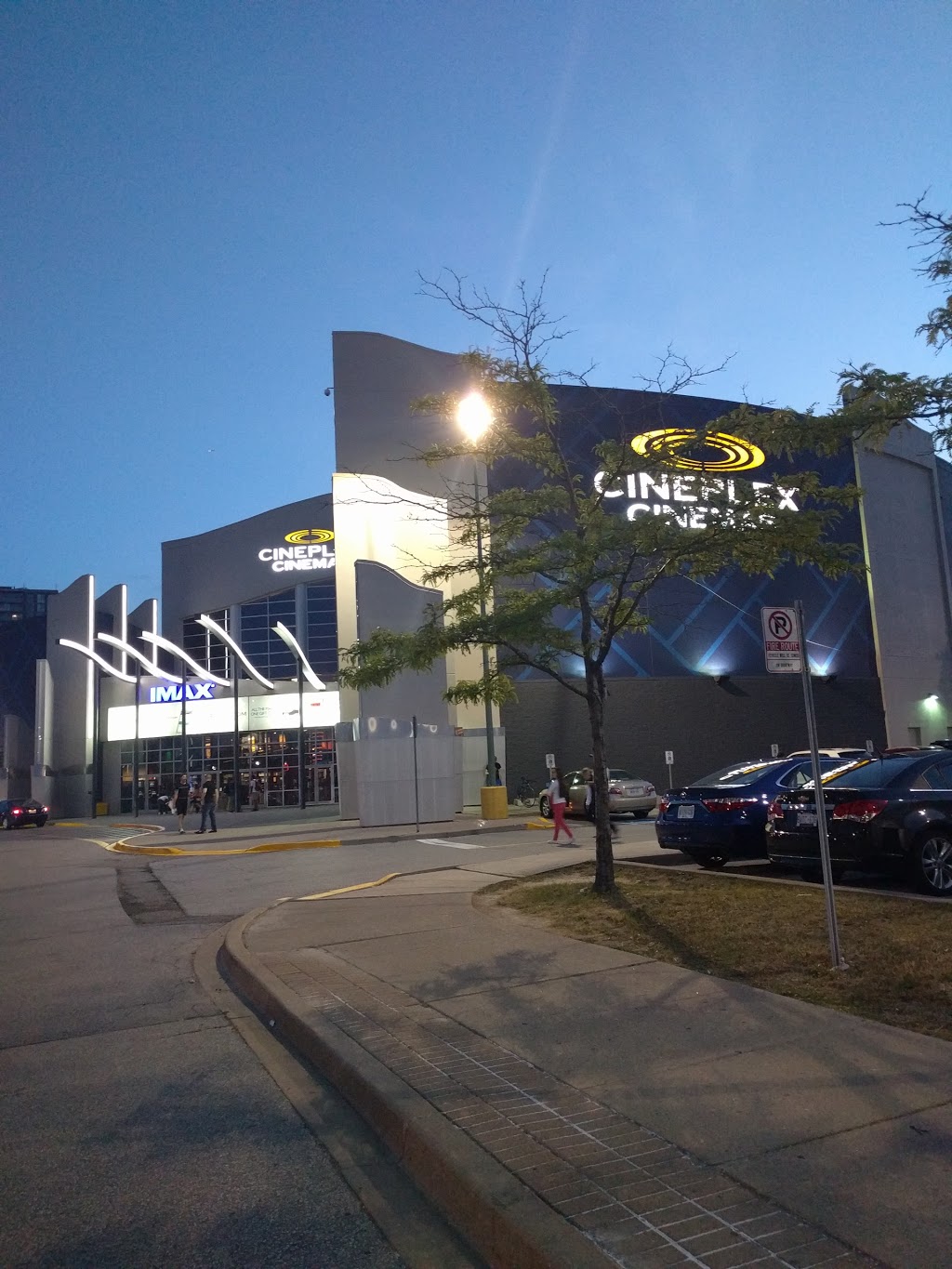 Cineplex Cinemas Mississauga | 309 Rathburn Rd W, Mississauga, ON L5B 4C1, Canada | Phone: (905) 275-3456
