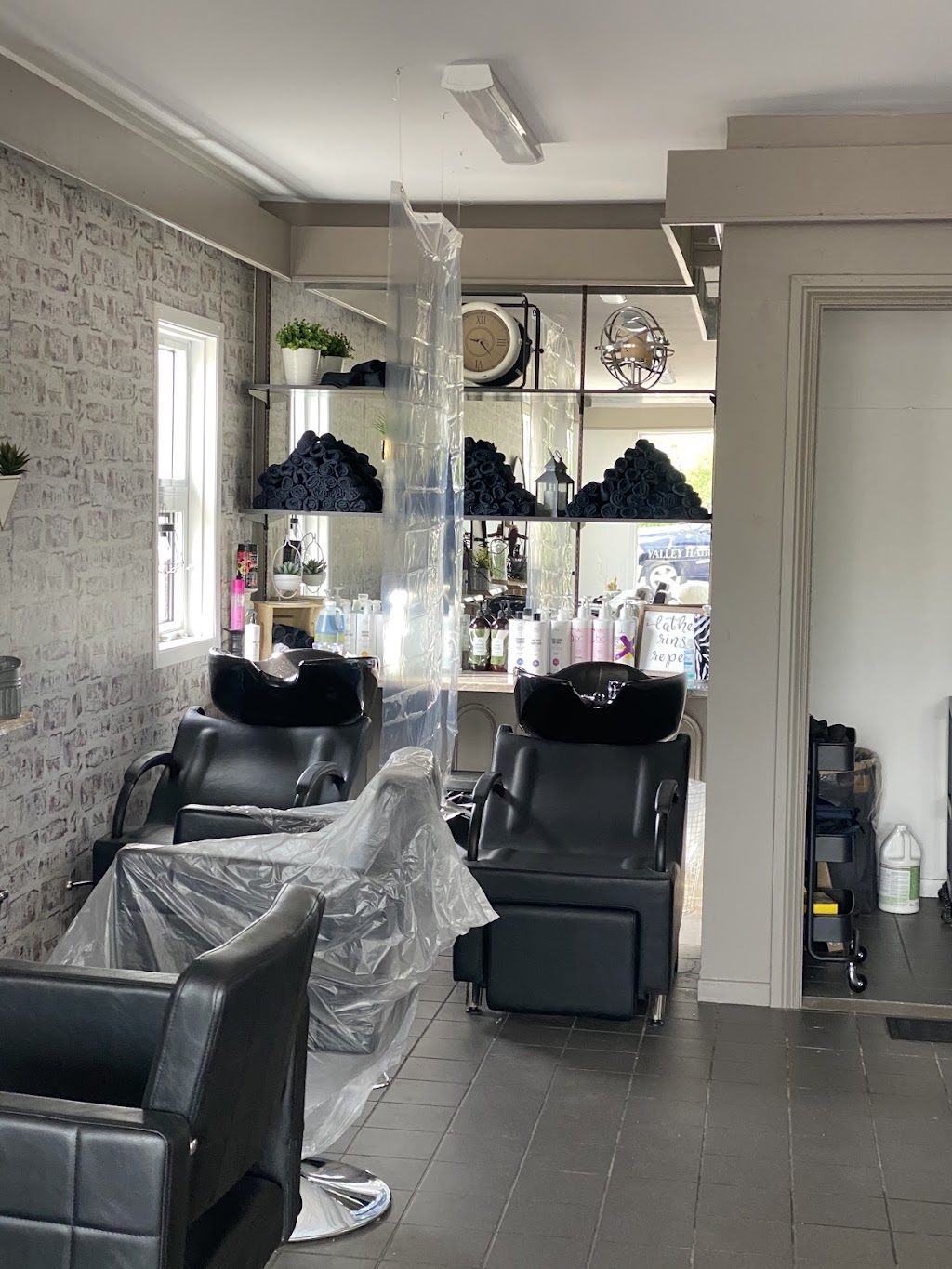 Valley Hair Artistry | 1314 Pembroke St W, Pembroke, ON K8A 7A2, Canada | Phone: (613) 732-1818