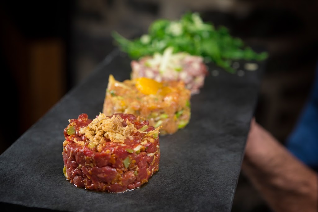 Côtes à Côtes Resto-Grill | 32 Rue du Marché-Champlain, Québec, QC G1K 4H3, Canada | Phone: (418) 692-5151