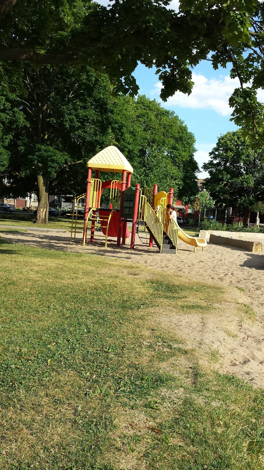 Carlton Park | 20 Edith Ave, Toronto, ON M6P 3T5, Canada | Phone: (416) 338-4386