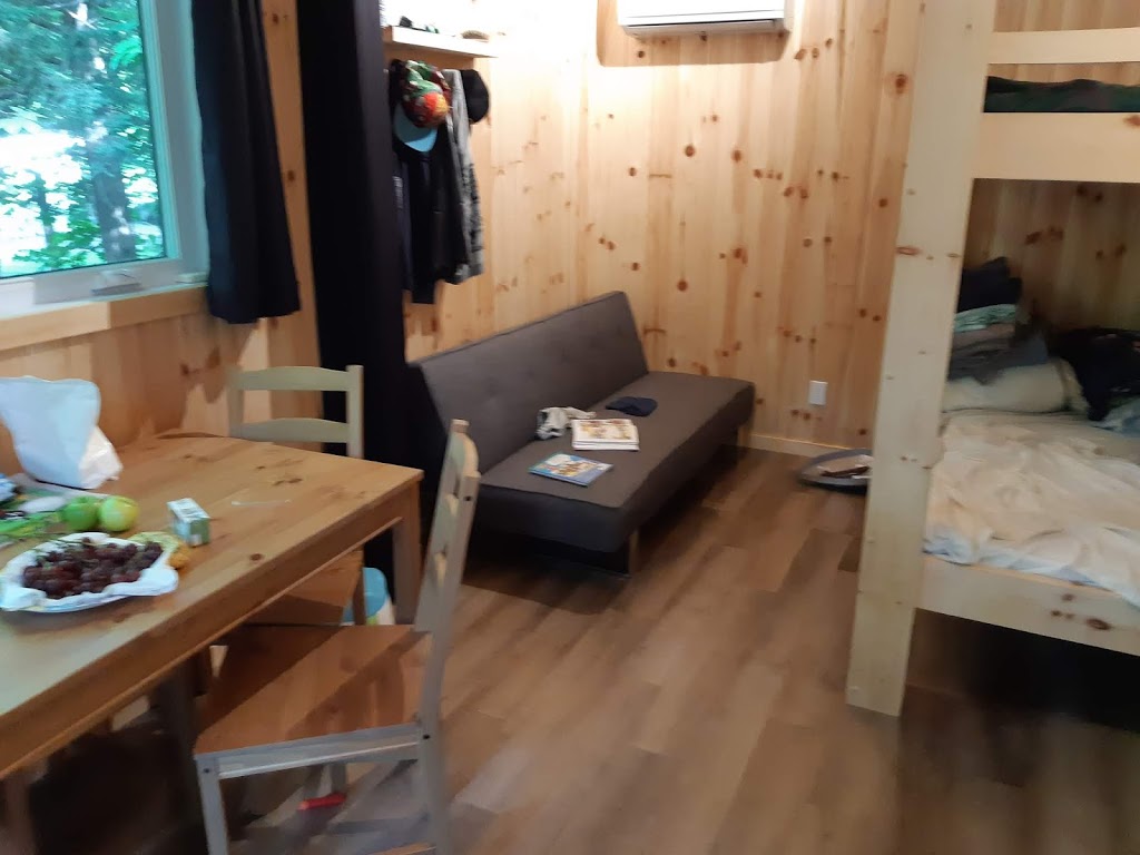 Lac Lafontaine | Camping VR et chalets Parkbridge | 1100 Boulevard du Grand Héron, Saint-Jérôme, QC J5L 1G2, Canada | Phone: (450) 431-7373