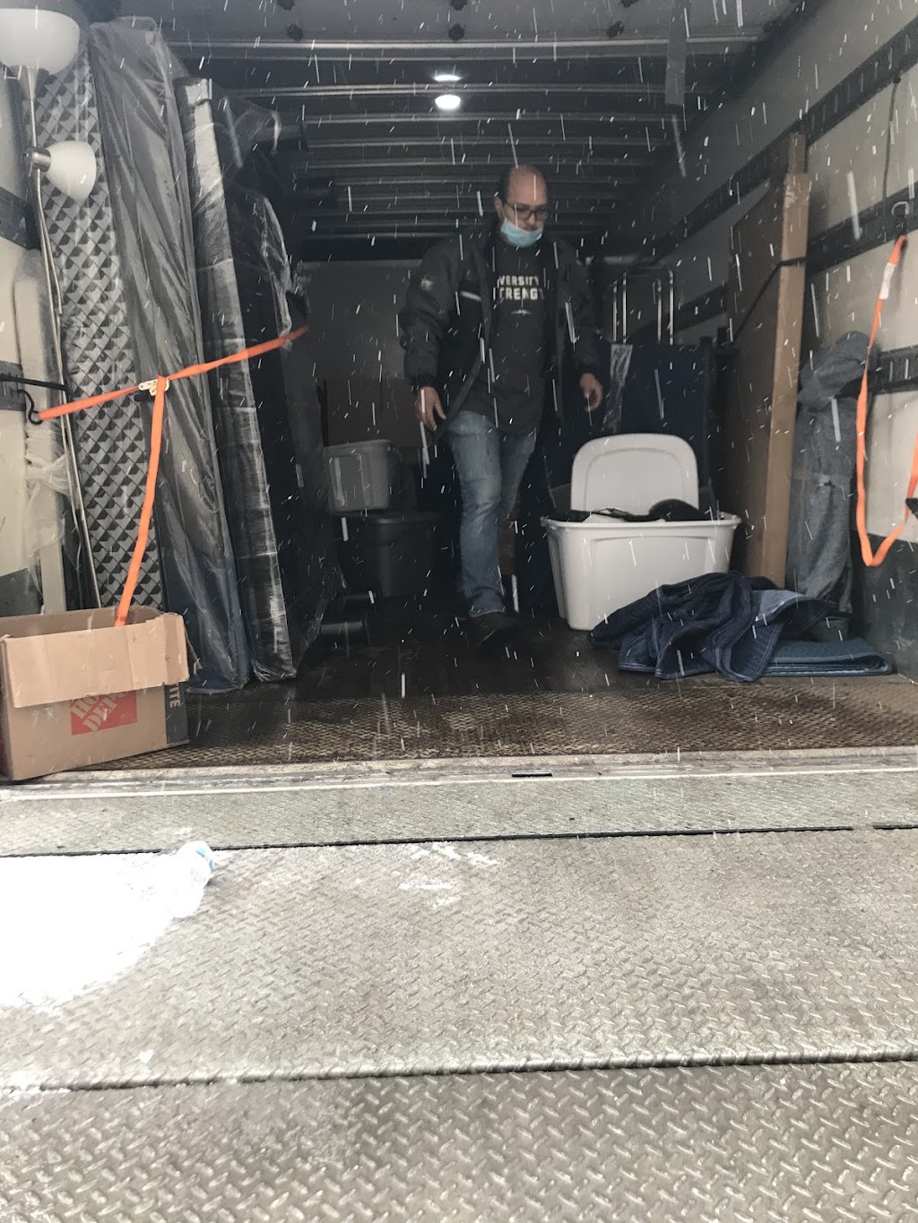 Axi Moving and Delivery | 550 Scarborough Golf Club Rd, Scarborough, ON M1G 1H6, Canada | Phone: (647) 607-3561