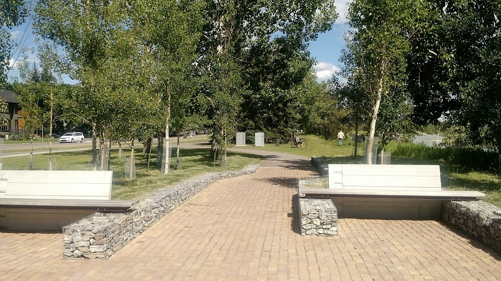 Pumphouse Off Leash Area | 3P5, Bow River Pathway, Calgary, AB T3C 3P5, Canada