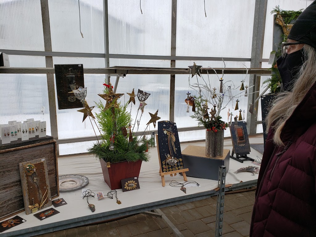 Country Blooms Garden Centre | 4 90008 RGE RD 210, Lethbridge County, AB T1J 5R9, Canada | Phone: (403) 331-5660