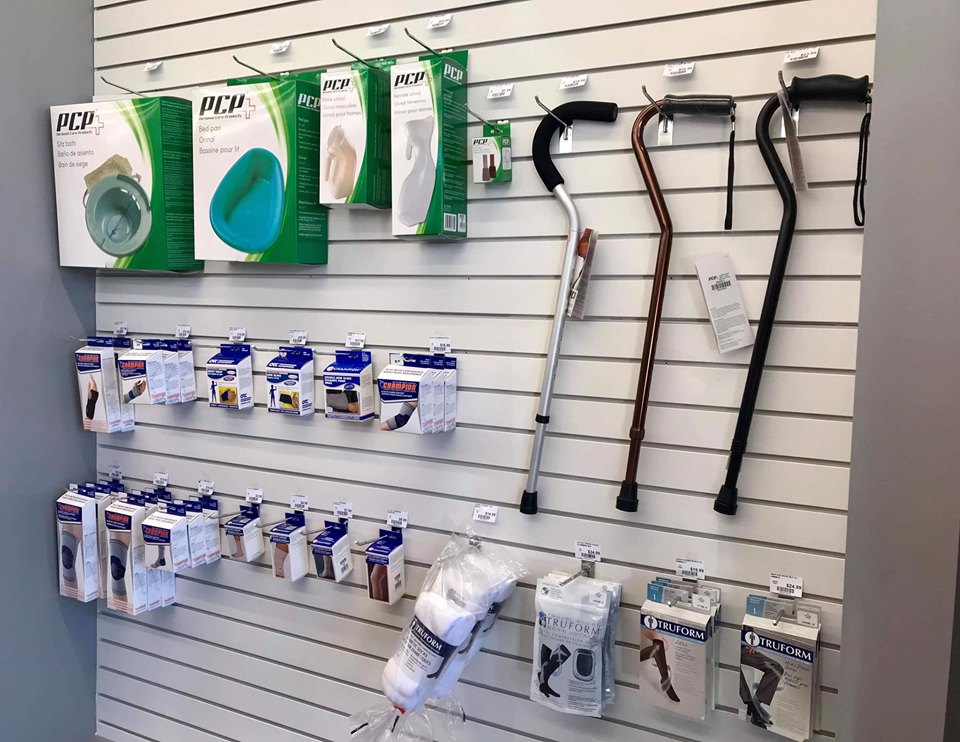 Whole Health Pharmacy Ogilvie | 1150 Cadboro Rd, Gloucester, ON K1J 7R1, Canada | Phone: (613) 749-7455