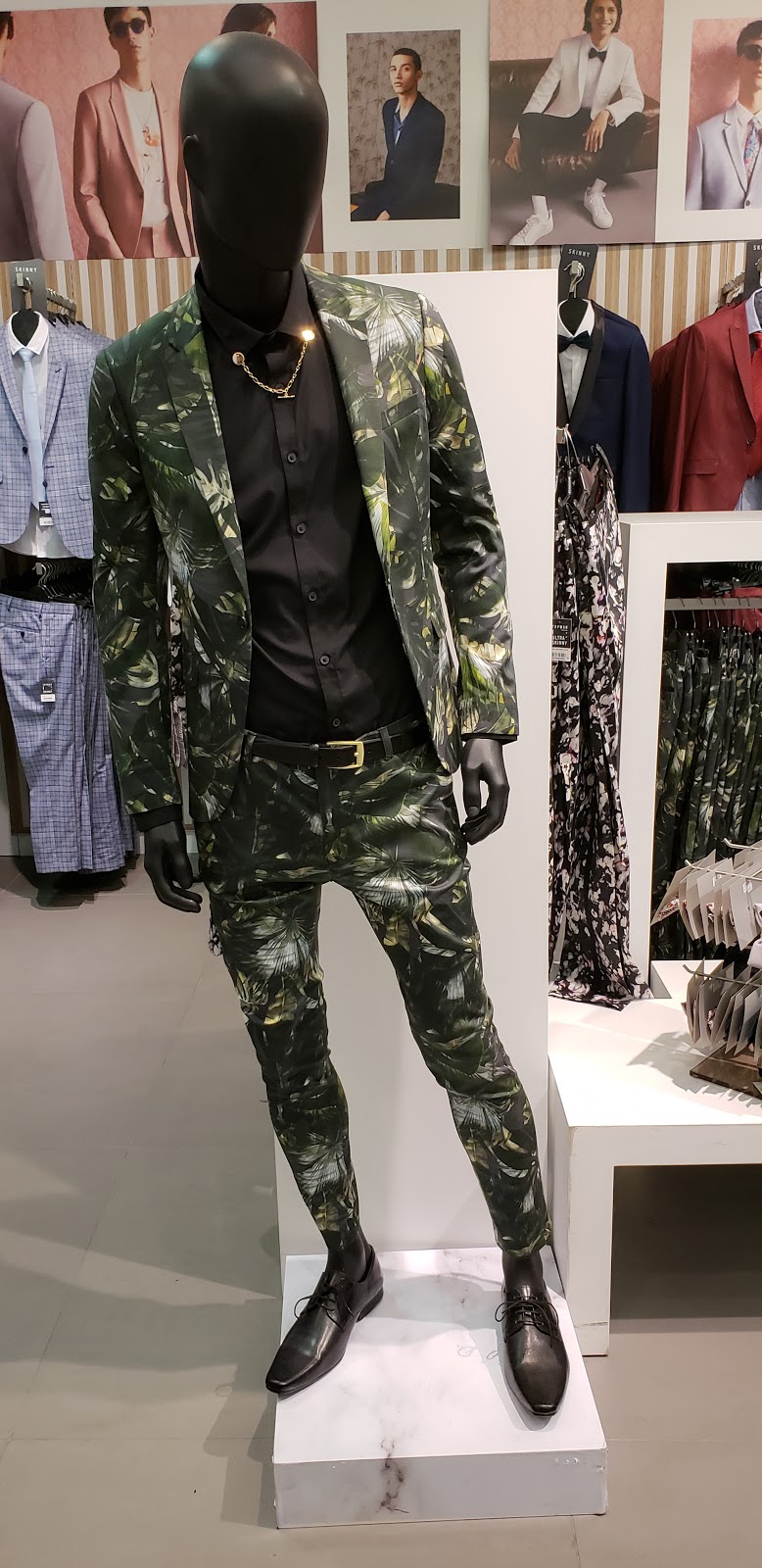 TOPMAN | 3401 Dufferin St, North York, ON M6A 2T9, Canada | Phone: (416) 789-8670