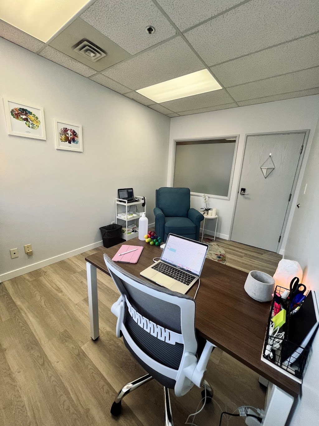 Two Minds Training Coquitlam | Within the HQ Workspaces, 3030 Lincoln Ave #211a, Coquitlam, BC V3B 6B4, Canada | Phone: (604) 332-1790