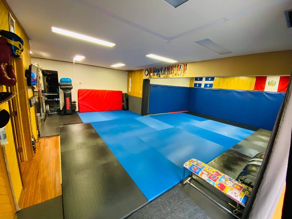 Club de Grappling de Terrebonne | 300 Rue Langlois, Terrebonne, QC J6W 1L1, Canada | Phone: (438) 393-5509