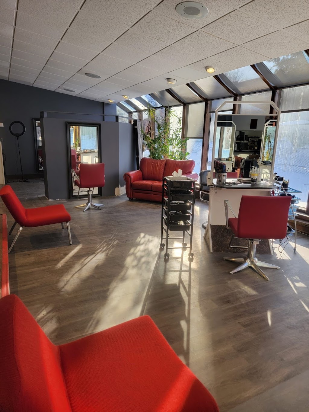 Chez Julia Beauté | 1631 Rue de Salaberry Suite # 103, Montreal, QC H3M 1K3, Canada | Phone: (438) 988-5000