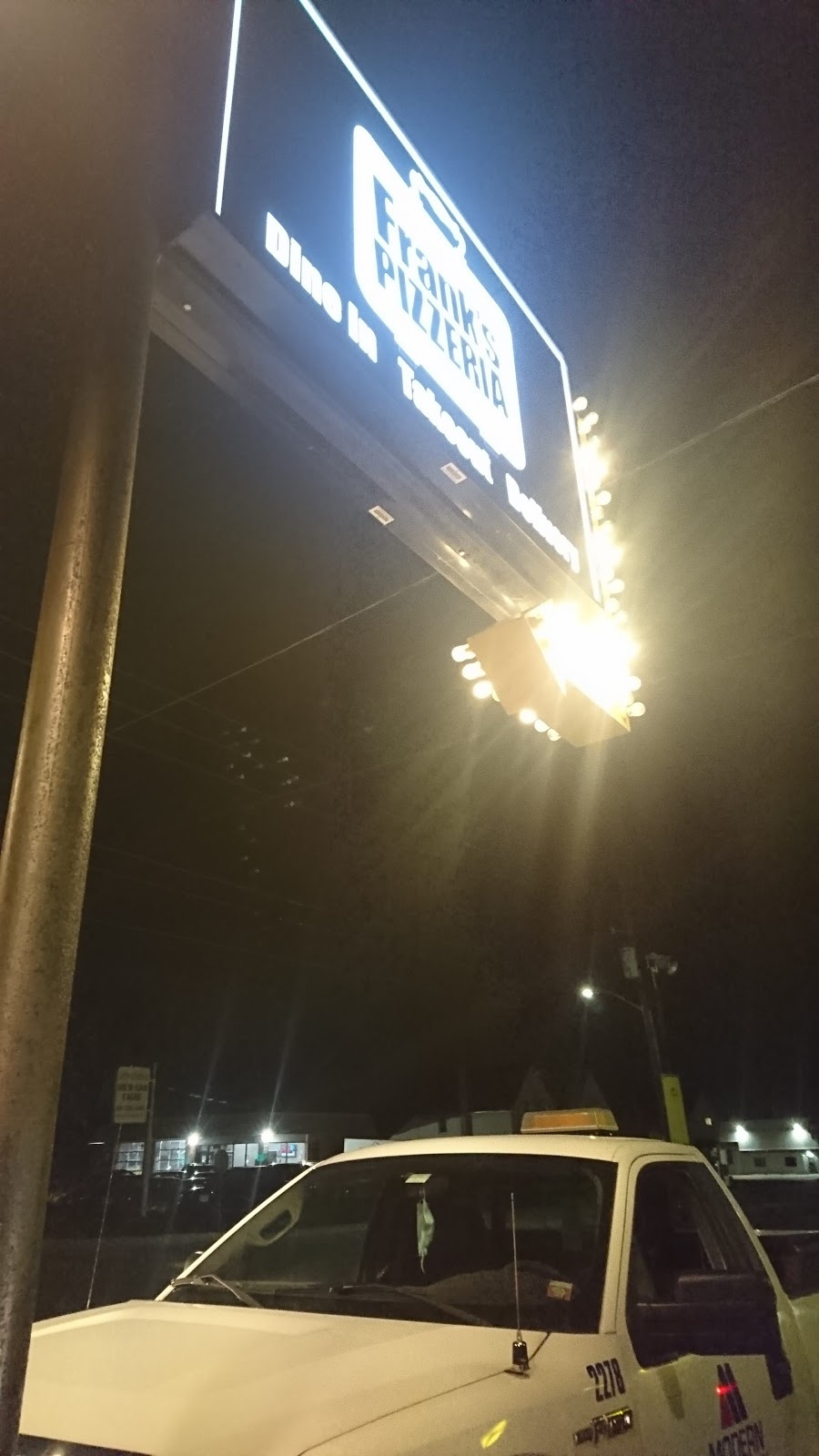 Franks Pizzeria | 4854 Bridge St, Niagara Falls, ON L2E 2R9, Canada | Phone: (905) 356-6905