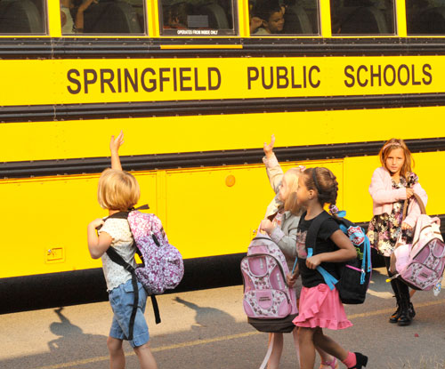 Springfield Public School | 3251 The Credit Woodlands, Mississauga, ON L5C 2J7, Canada | Phone: (905) 279-7950