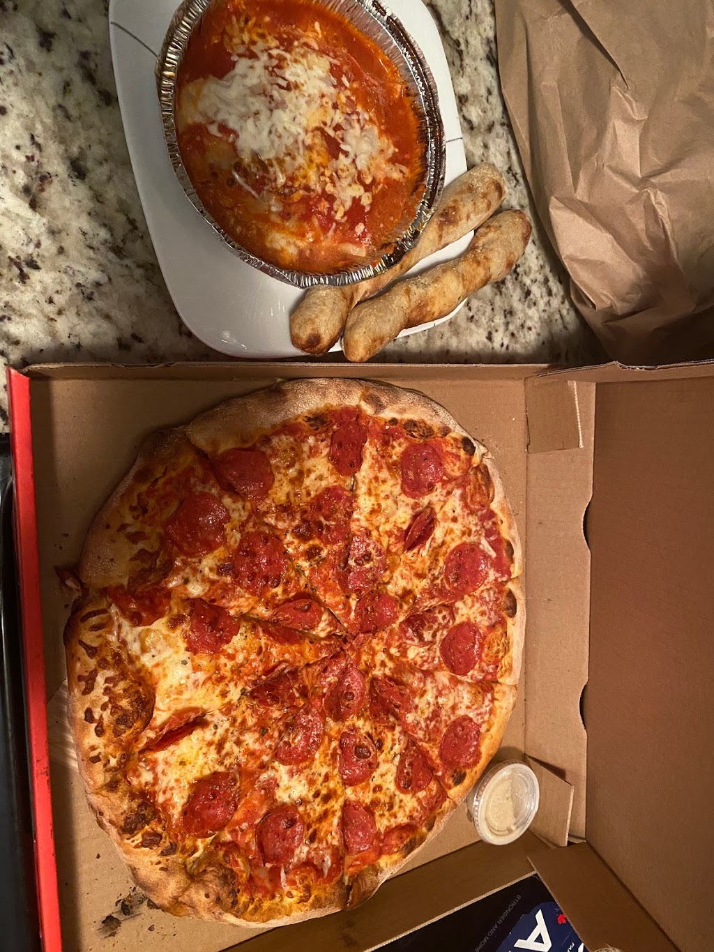 La Pizza & Pasta | 30 Taunton Rd E, Oshawa, ON L1G 3T7, Canada | Phone: (905) 725-5100
