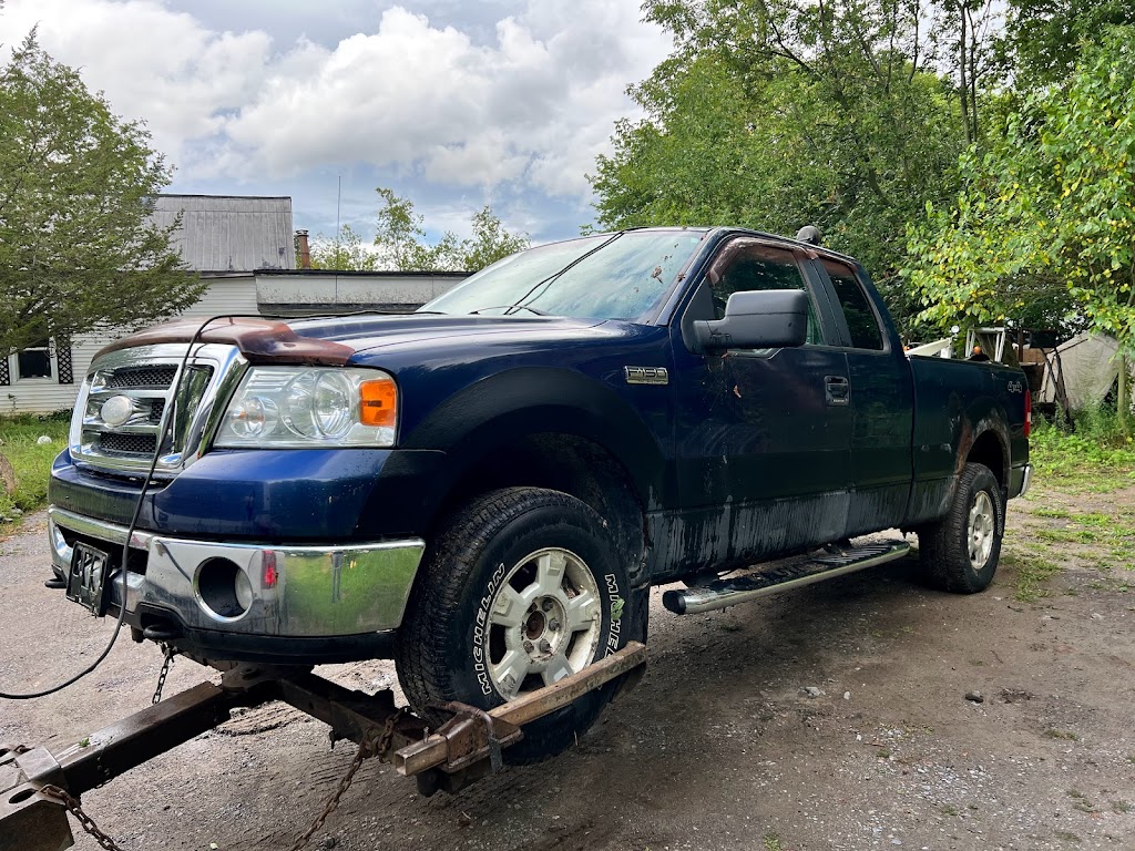 Ontario auto recycling and storage | 2420 Providence Line, Peterborough, ON K9J 6X8, Canada | Phone: (647) 778-7931